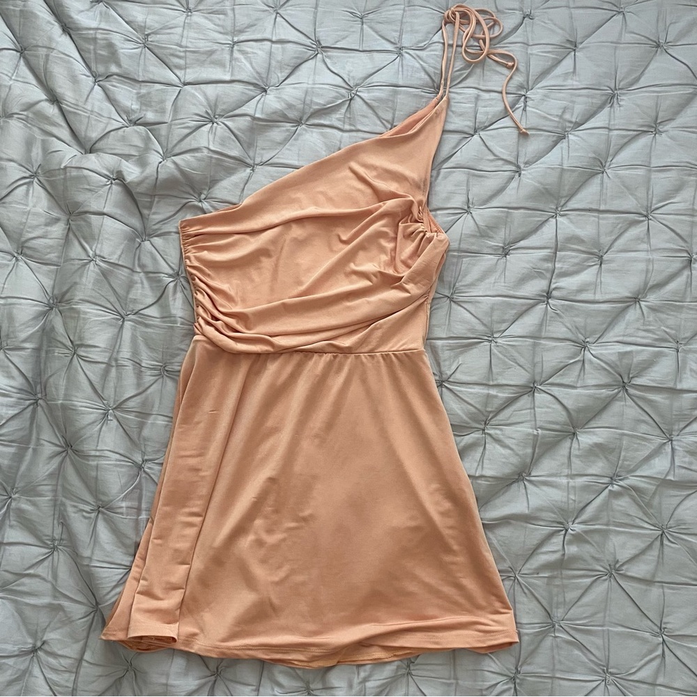 Lucy in the Sky peach one shoulder dress